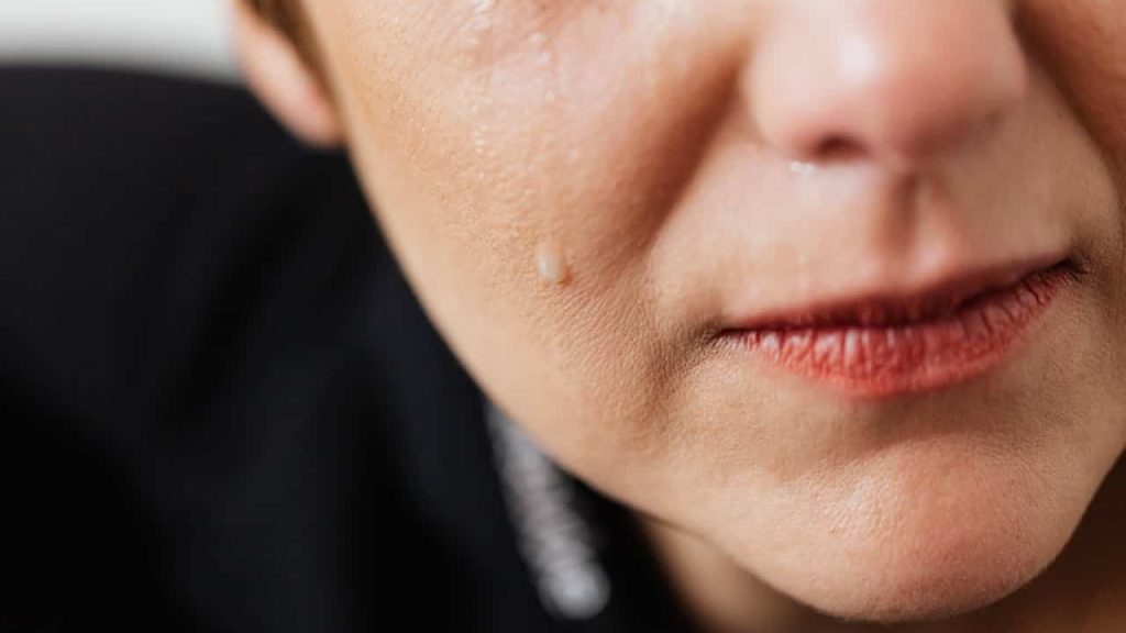 come non soffrire per amore, donna che piange per amore