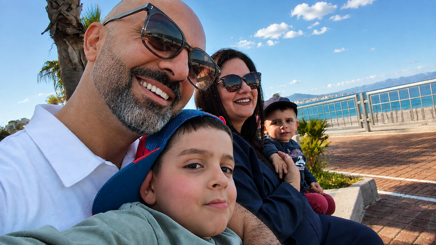 Domenico Iapello con Marilena e i loro figli
